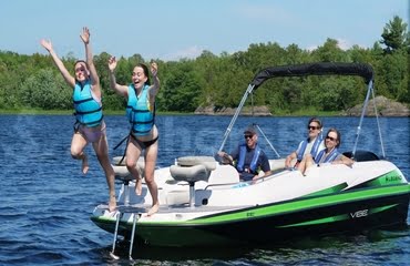 Boat Rental In Muskoka, Gravenhurst - 19ft Deck Boat Rental (150HP, 10 Max Guests) | AnchorsBook Photo Boat Rental In Muskoka, Gravenhurst - 19ft Deck Boat Rental (150HP, 10 Max Guests)