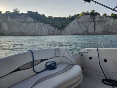 Toronto Boat Rental and Yacht Charter | AnchorsBook Photo Four Winns Yacht Charter With Captain (2 hour minimum)