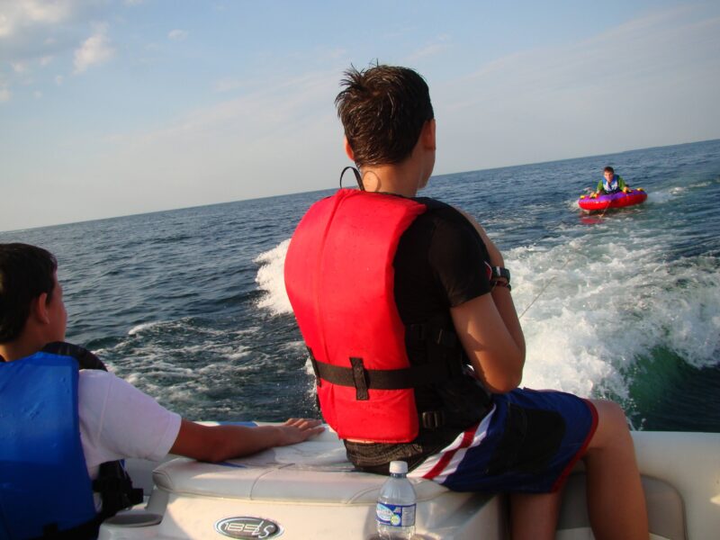 STINGRAY POWER BOAT RENTAL with Captain (3 Hour Minimum) | AnchorsBook Photo STINGRAY POWER BOAT RENTAL with Captain (3 Hour Minimum)