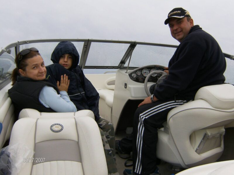 STINGRAY POWER BOAT RENTAL with Captain (3 Hour Minimum) | AnchorsBook Photo STINGRAY POWER BOAT RENTAL with Captain (3 Hour Minimum)