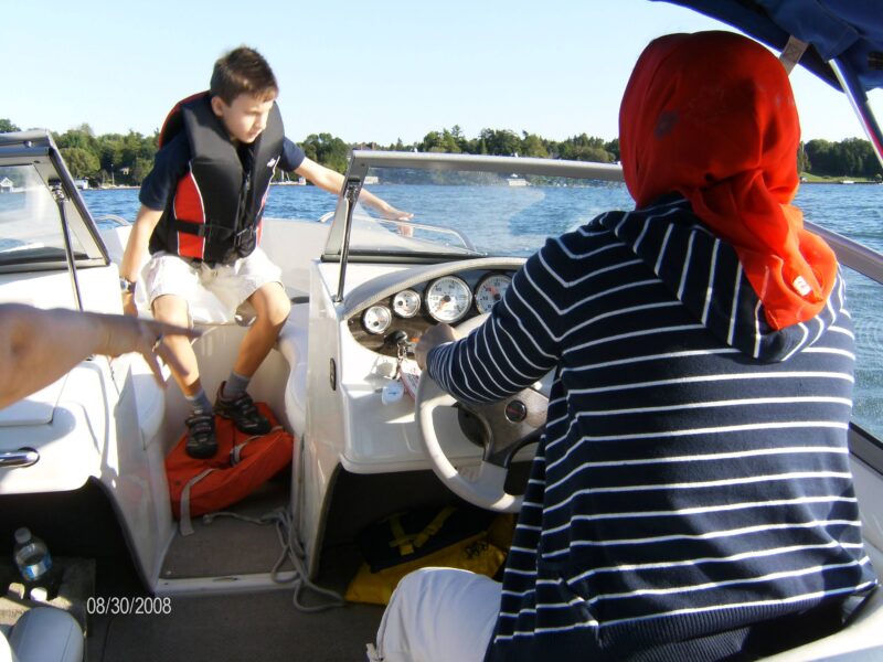 STINGRAY POWER BOAT RENTAL with Captain (3 Hour Minimum) | AnchorsBook Photo STINGRAY POWER BOAT RENTAL with Captain (3 Hour Minimum)