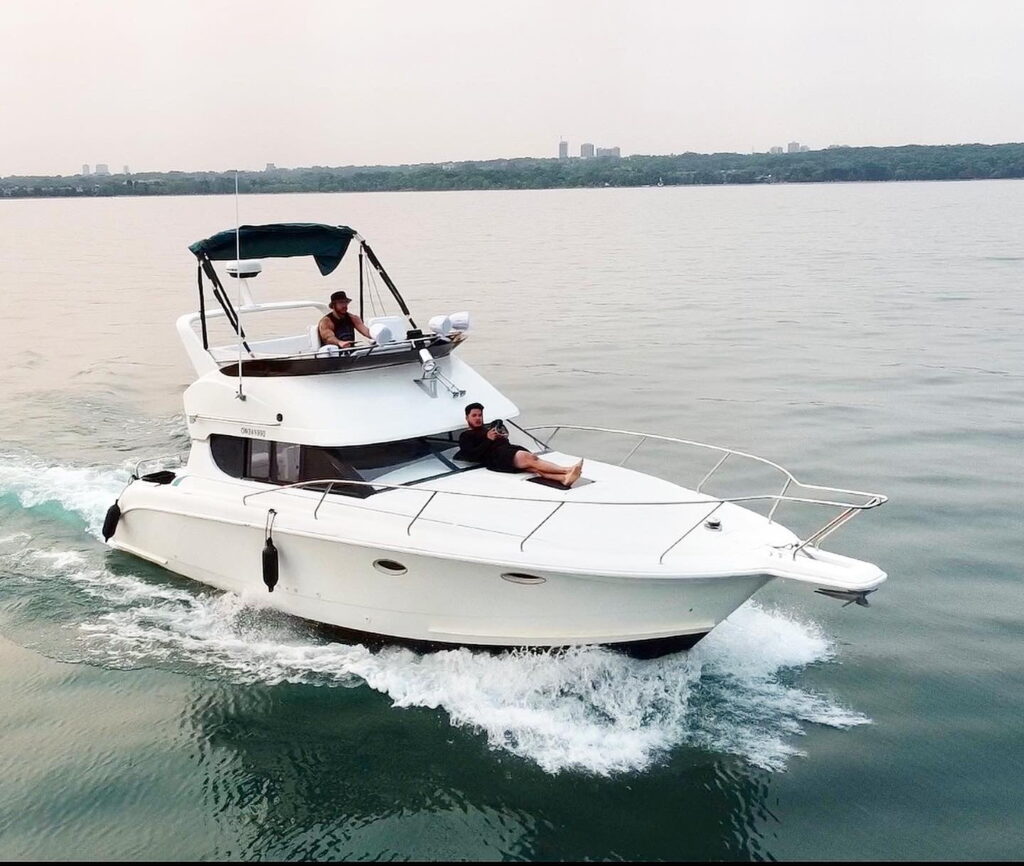 Toronto Boat Rental and Yacht Charter | AnchorsBook Photo Toronto Boat Rental and Yacht Charter | AnchorsBook.com