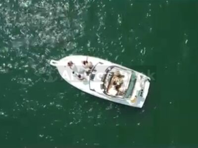 Toronto Boat Rental and Yacht Charter | AnchorsBook Photo 34ft Flybridge Luxury Yacht Charter 12 Guests - Woodbine pick-up with downtown tour - Minimum 3 hours
