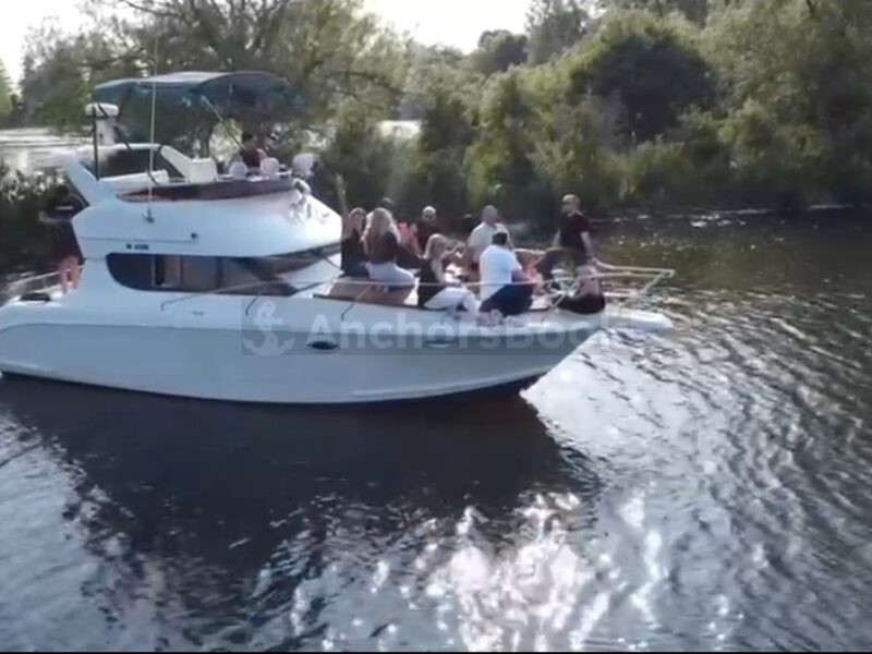 34ft Flybridge Luxury Yacht Charter 12 Guests - Woodbine pick-up with downtown tour - Minimum 3 hours | AnchorsBook Photo 34ft Flybridge Luxury Yacht Charter 12 Guests - Woodbine pick-up with downtown tour - Minimum 3 hours