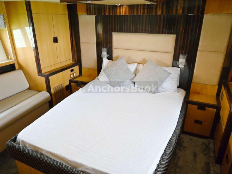 Majesty 59ft Yacht Rental (Dubai – 25 Guests Max) | AnchorsBook Photo Majesty 59ft Yacht Rental (Dubai – 25 Guests Max)