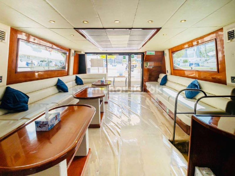 Mayas 75ft Yacht Rental (Dubai – 30 Guests Max) | AnchorsBook Photo Mayas 75ft Yacht Rental (Dubai – 30 Guests Max)
