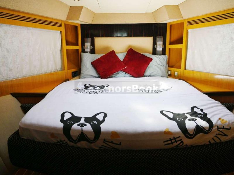 Majesty 59ft Yacht Rental (Dubai – 25 Guests Max) | AnchorsBook Photo Majesty 59ft Yacht Rental (Dubai – 25 Guests Max)