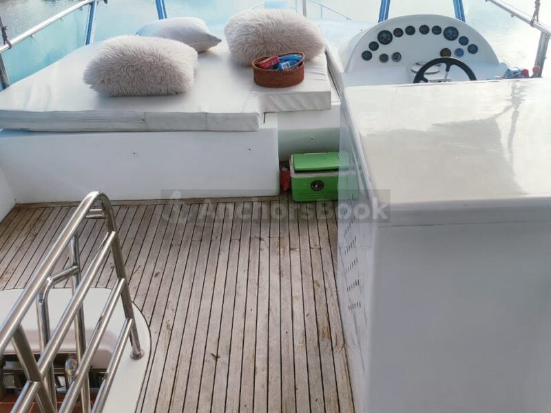 VIP Yacht IN ABU DHABI – Max 10 Guests | AnchorsBook Photo VIP Yacht IN ABU DHABI – Max 10 Guests