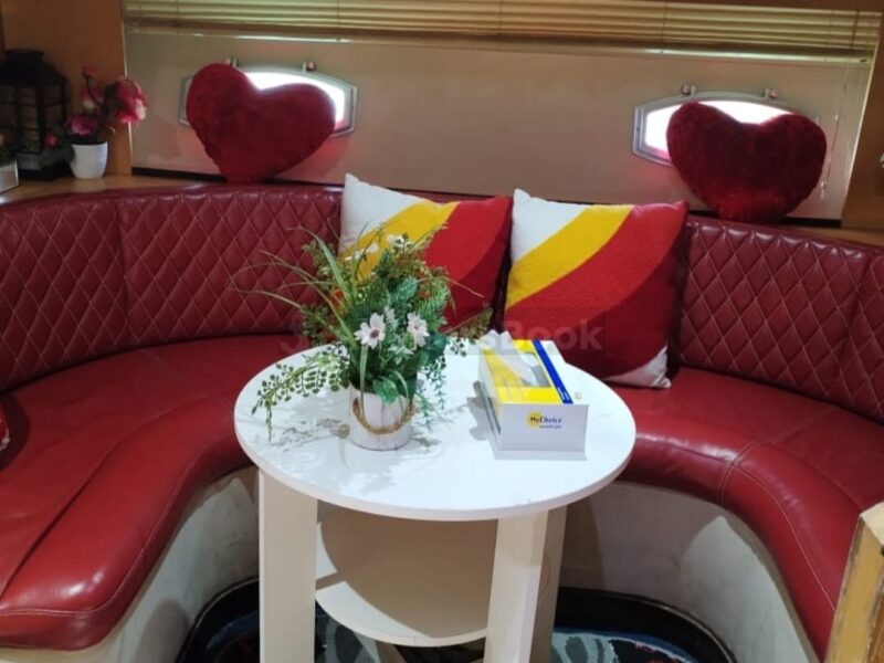 Romantic Yacht Charter IN ABU DHABI – Max 10 Guests | AnchorsBook Photo Romantic Yacht Charter IN ABU DHABI – Max 10 Guests