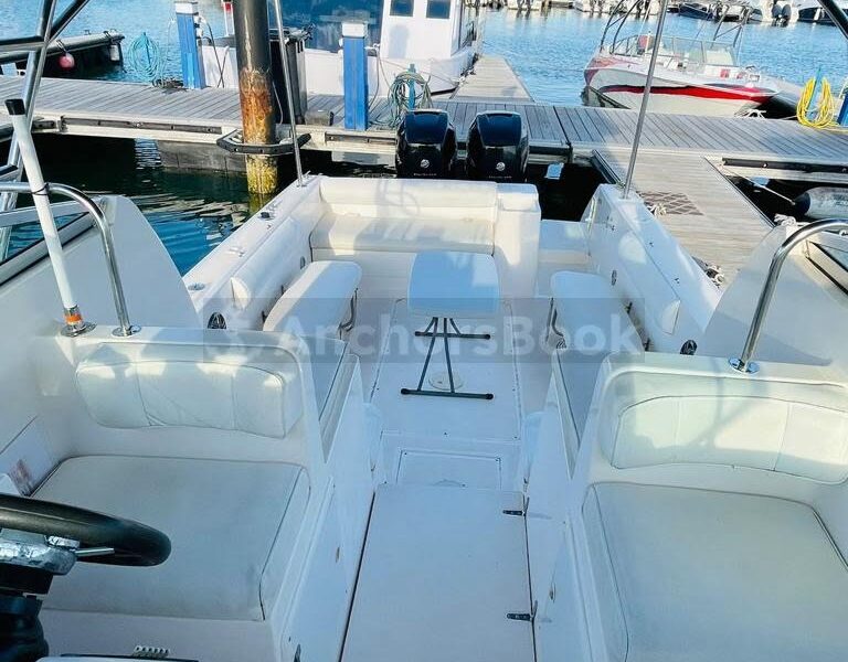 Boat Rental IN ABU DHABI – Max 8 Guests | AnchorsBook Photo Boat Rental IN ABU DHABI – Max 8 Guests