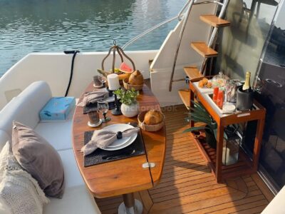 Luxury Yacht IN ABU DHABI – Max 10 Guests
