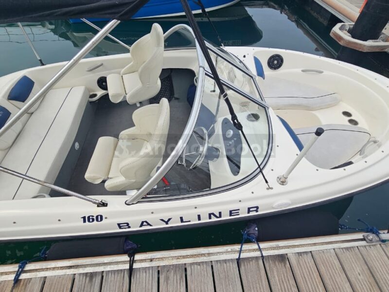 Speed Boat Rental IN ABU DHABI – Max 4 Guests | AnchorsBook Photo Speed Boat Rental IN ABU DHABI – Max 4 Guests