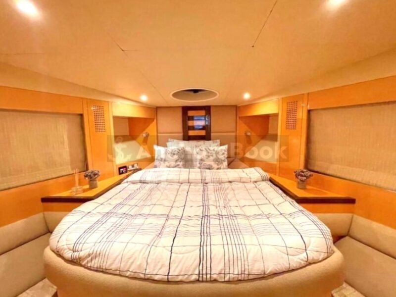Dubai Yacht Rental – 44ft Private Yacht (10 guests Max) | AnchorsBook Photo Dubai Yacht Rental – 44ft Private Yacht (10 guests Max)