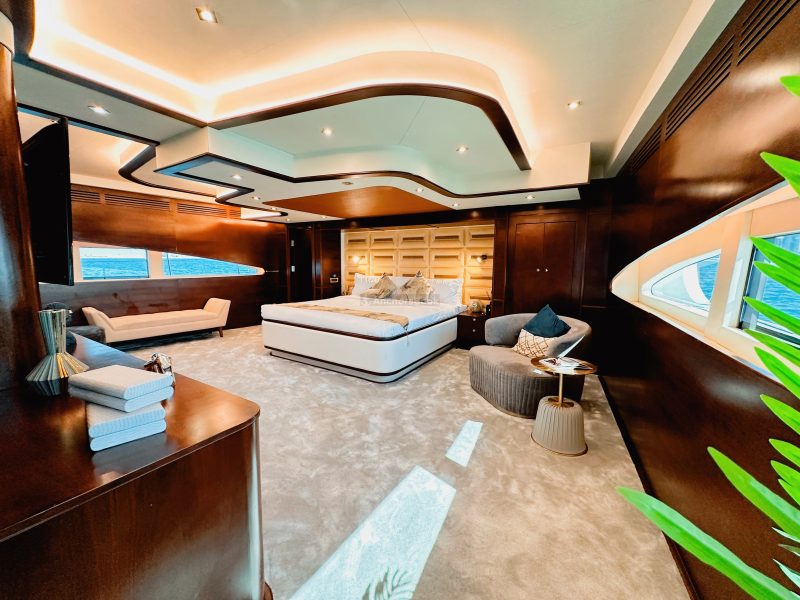 Dubai 140 ft Mega Yacht Trideck - 100PAX | AnchorsBook Photo Dubai 140 ft Mega Yacht Trideck - 100PAX