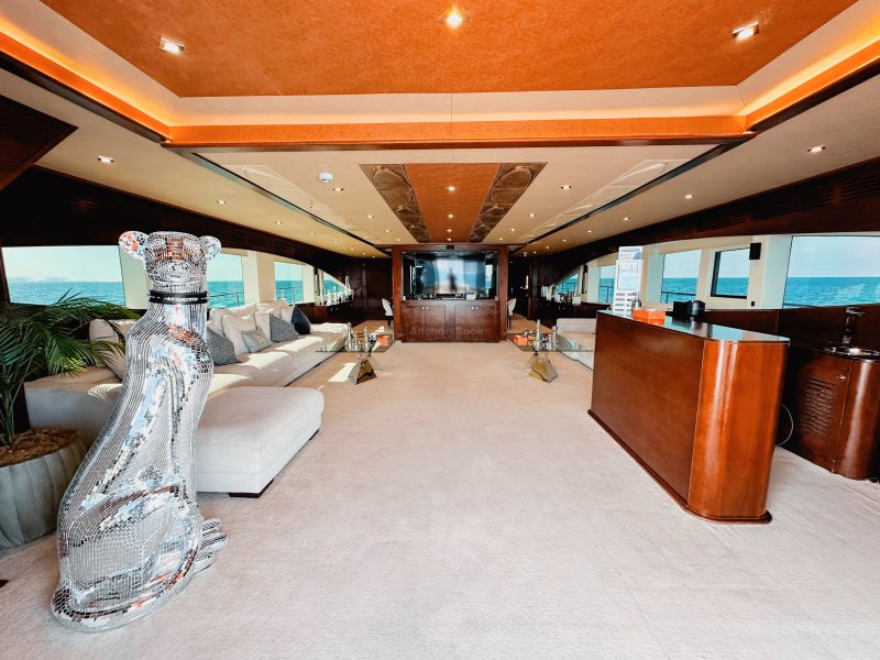 Dubai 140 ft Mega Yacht Trideck - 100PAX | AnchorsBook Photo Dubai 140 ft Mega Yacht Trideck - 100PAX