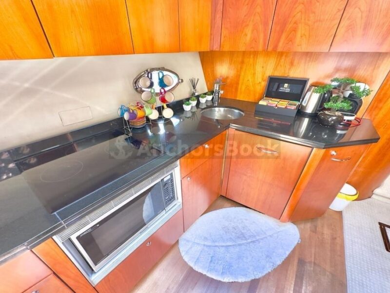 Luxury VIP Boat Rental – 70ft Private Rental In Dubai – 22 Guests | AnchorsBook Photo Luxury VIP Boat Rental – 70ft Private Rental In Dubai – 22 Guests