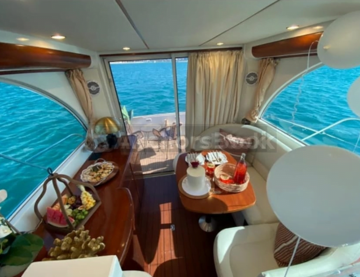Hourly Luxury Yacht Rental In New Orleans | AnchorsBook Photo Hourly Luxury Yacht Rental In New Orleans