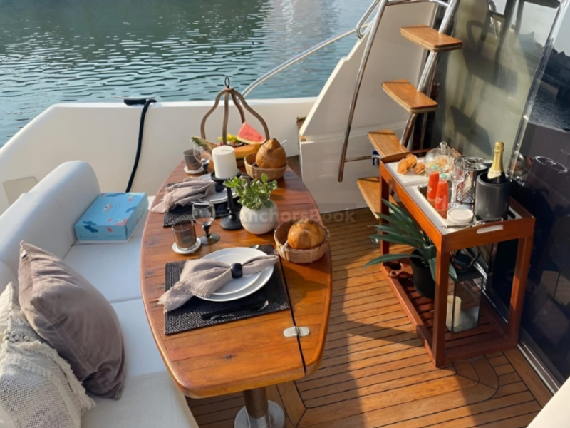 Hourly Luxury Yacht Rental In New Orleans | AnchorsBook Photo Hourly Luxury Yacht Rental In New Orleans