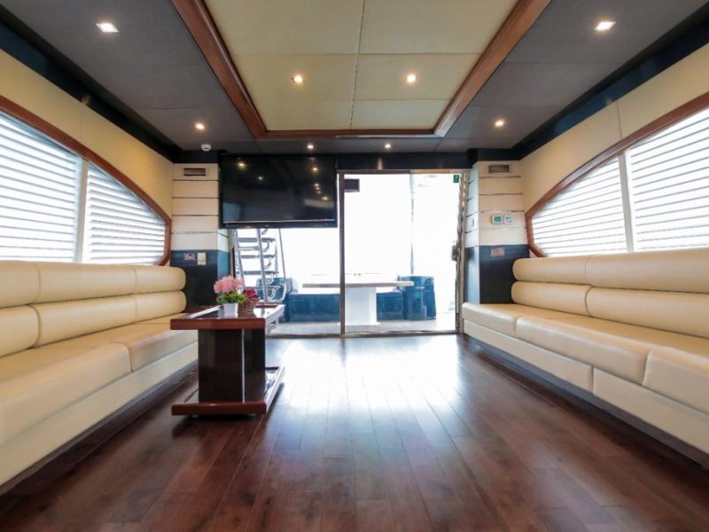 Black Helsinki – Majesty 95ft Party Yacht With Jacuzzi (Dubai – 50 VIP guests Max) | AnchorsBook Photo Black Helsinki – Majesty 95ft Party Yacht With Jacuzzi (Dubai – 50 VIP guests Max)