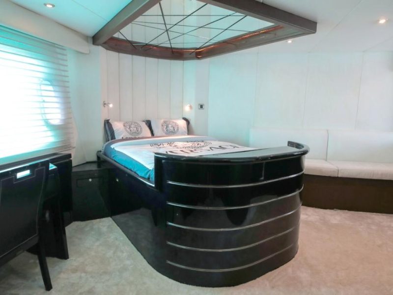 Black Helsinki – Majesty 95ft Party Yacht With Jacuzzi (Dubai – 50 VIP guests Max) | AnchorsBook Photo Black Helsinki – Majesty 95ft Party Yacht With Jacuzzi (Dubai – 50 VIP guests Max)