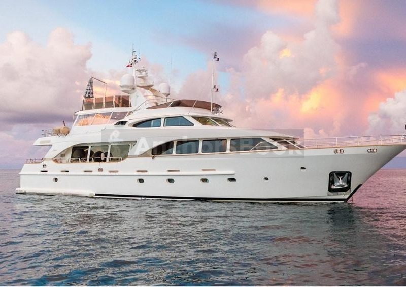 Luxury 110ft Mega Yacht In Dubai – 50 Guests Max | AnchorsBook Photo Luxury 110ft Mega Yacht In Dubai – 50 Guests Max