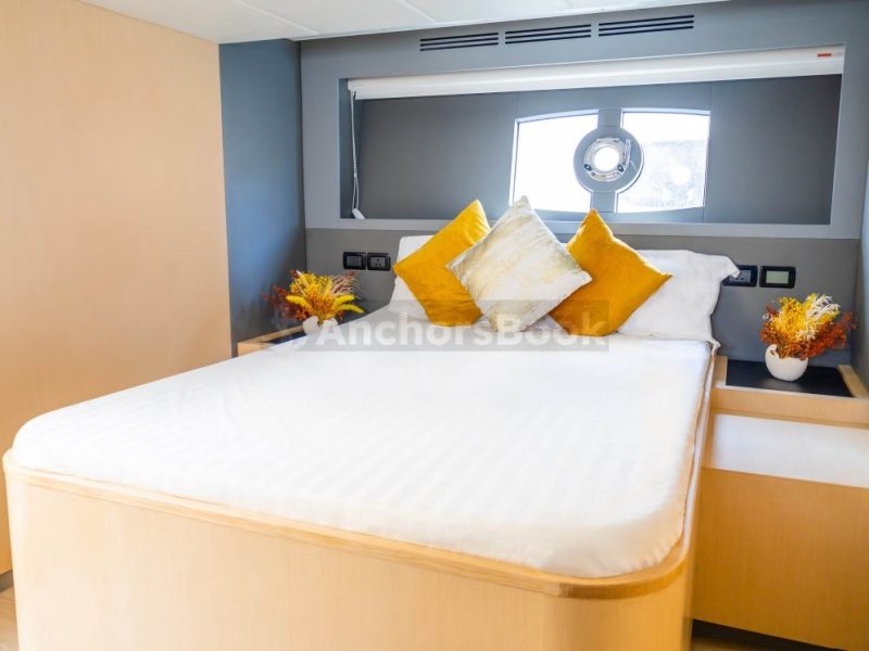 Romantic Private Cruise In Dubai – 52ft Yacht – 17 PAX | AnchorsBook Photo Romantic Private Cruise In Dubai – 52ft Yacht – 17 PAX
