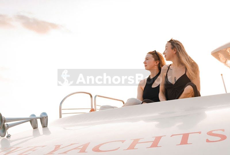 2-3 Hour Evening or Morning Luxury Yacht Tour With VIP Dinner | AnchorsBook Photo 2-3 Hour Evening or Morning Luxury Yacht Tour With VIP Dinner