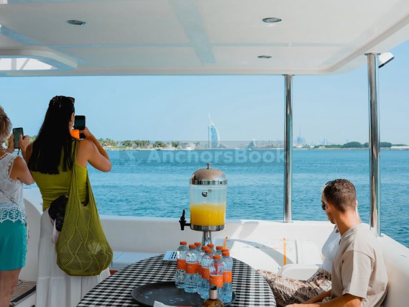 2-3 Hour Evening or Morning Luxury Yacht Tour With VIP Dinner | AnchorsBook Photo 2-3 Hour Evening or Morning Luxury Yacht Tour With VIP Dinner