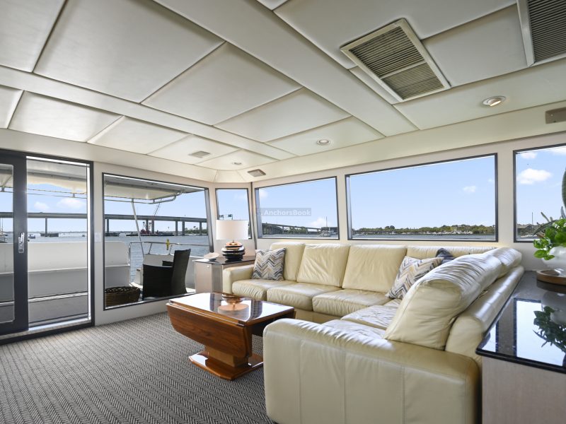 Luxury Motor Yacht Charter | AnchorsBook Photo Luxury Motor Yacht Charter