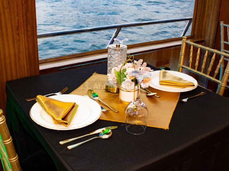 Luxury Dubai Marina Evening Dinner Cruise - with Live Music - 90 Minutes | AnchorsBook Photo Luxury Dubai Marina Evening Dinner Cruise - with Live Music - 90 Minutes