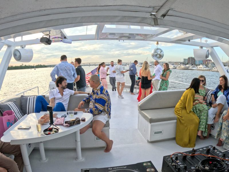 Luxury Motor Yacht Charter | AnchorsBook Photo Luxury Motor Yacht Charter