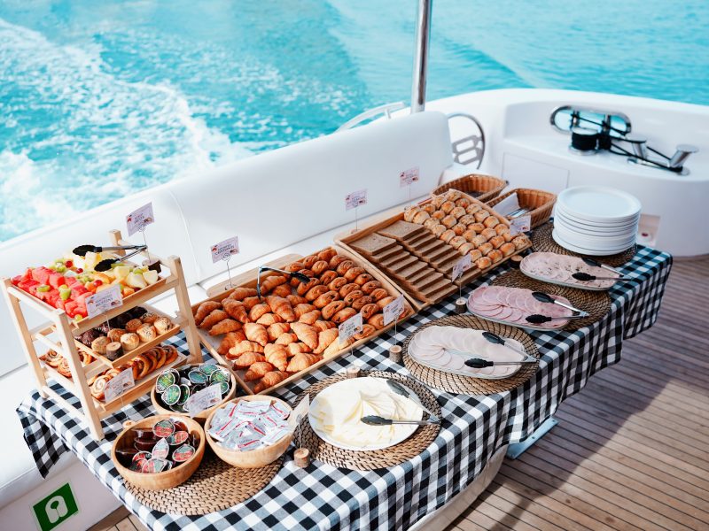 2-3 Hour Evening or Morning Luxury Yacht Tour With VIP Dinner | AnchorsBook Photo 2-3 Hour Evening or Morning Luxury Yacht Tour With VIP Dinner