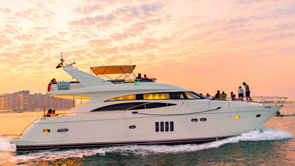 Dinner On A Yacht In Dubai | AnchorsBook Photo Dinner On A Yacht In Dubai | AnchorsBook.com