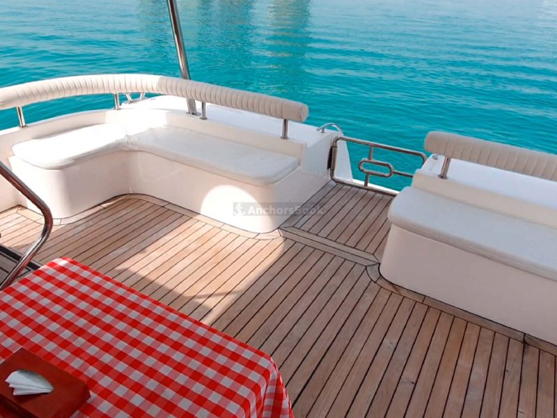 Dubai 70 ft Luxury Yacht Rental - 25PAX | AnchorsBook Photo Dubai 70 ft Luxury Yacht Rental - 25PAX