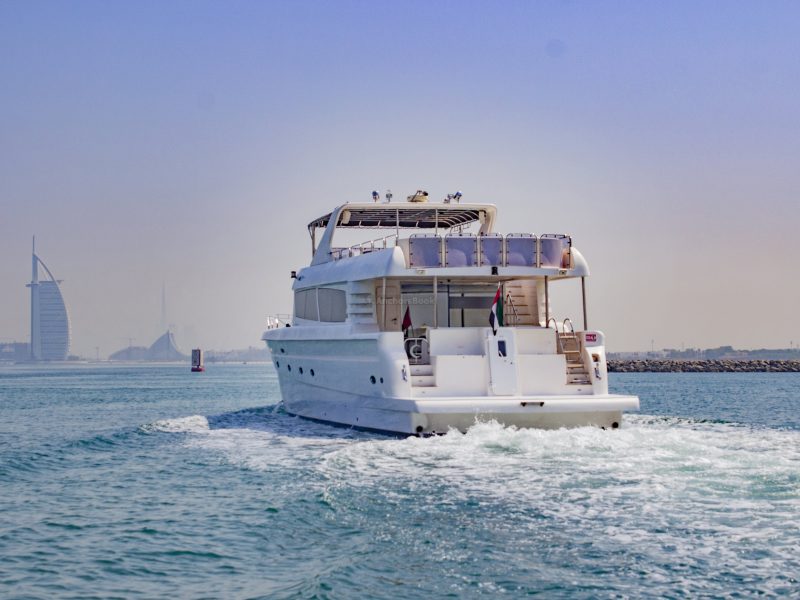 Dubai 86 ft Extra Large Flybridge Luxury Yacht - 50PAX | AnchorsBook Photo Dubai 86 ft Extra Large Flybridge Luxury Yacht - 50PAX