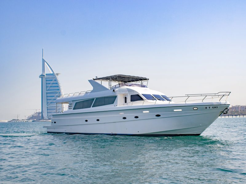 Dubai 86 ft Extra Large Flybridge Luxury Yacht - 50PAX | AnchorsBook Photo Dubai 86 ft Extra Large Flybridge Luxury Yacht - 50PAX