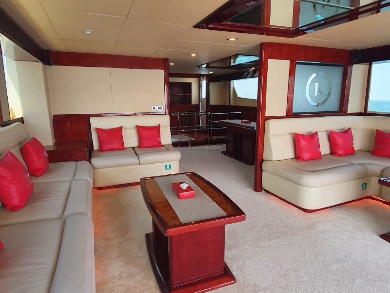 Dubai 86 ft Extra Large Flybridge Luxury Yacht - 50PAX | AnchorsBook Photo Dubai 86 ft Extra Large Flybridge Luxury Yacht - 50PAX