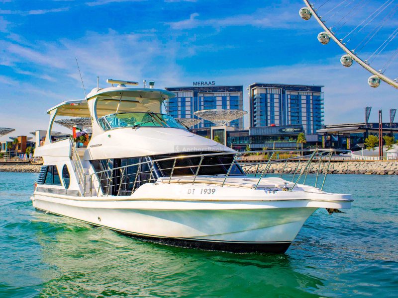 Dubai 60 ft Modern Luxury Yacht - 20PAX | AnchorsBook Photo Dubai 60 ft Modern Luxury Yacht - 20PAX