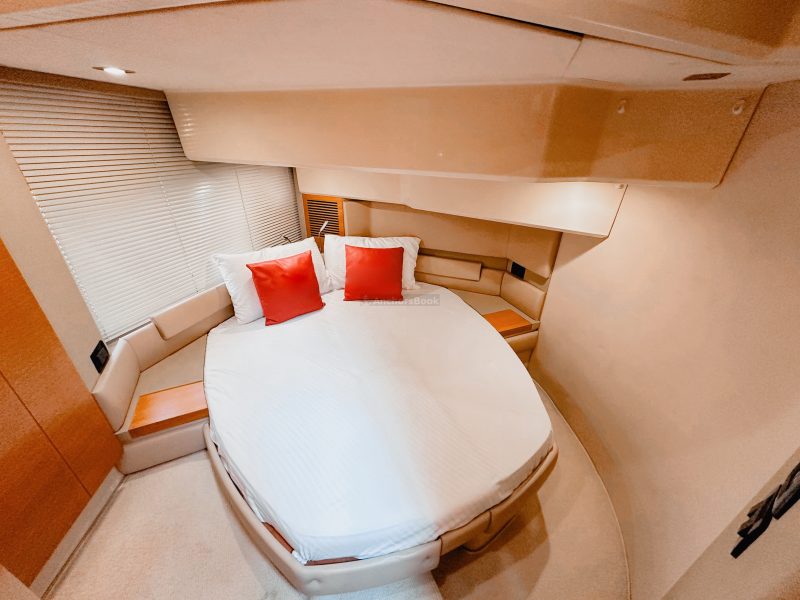 Dubai 50 ft Azimut Luxury Yacht - 15PAX | AnchorsBook Photo Dubai 50 ft Azimut Luxury Yacht - 15PAX