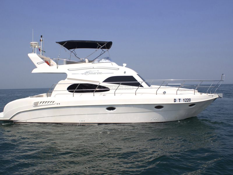 48 ft Entry Level Flybridge Yacht - 10PAX | AnchorsBook Photo 48 ft Entry Level Flybridge Yacht - 10PAX