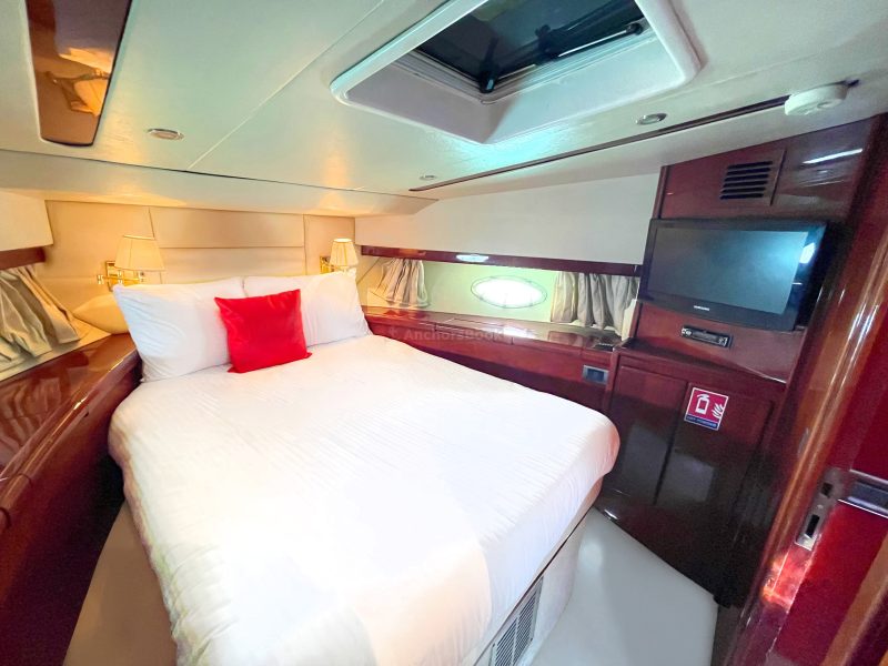 48 ft Entry Level Flybridge Yacht - 10PAX | AnchorsBook Photo 48 ft Entry Level Flybridge Yacht - 10PAX