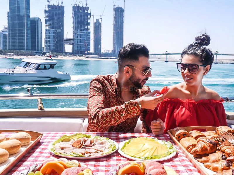 2-3 Hour Evening or Morning Luxury Yacht Tour With VIP Dinner | AnchorsBook Photo 2-3 Hour Evening or Morning Luxury Yacht Tour With VIP Dinner