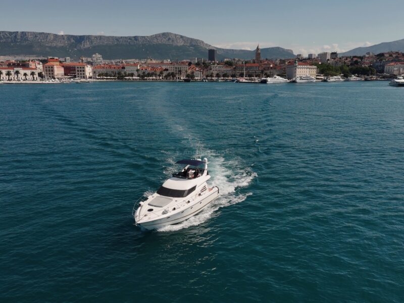 Sunseeker Manhattan 48ft Flybridge Luxury Yacht (Full Day Charter With Crew) | AnchorsBook Photo Sunseeker Manhattan 48ft Flybridge Luxury Yacht (Full Day Charter With Crew)