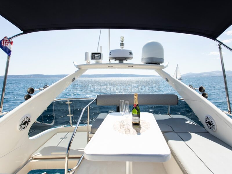 Sunseeker Manhattan 48ft Flybridge Luxury Yacht (Full Day Charter With Crew) | AnchorsBook Photo Sunseeker Manhattan 48ft Flybridge Luxury Yacht (Full Day Charter With Crew)