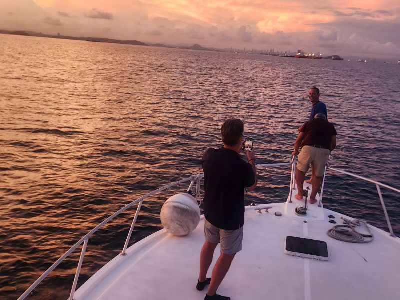 Half-Day 4 Hour Private Cruising at Panama Bay - Viking 46' | AnchorsBook Photo Half-Day 4 Hour Private Cruising at Panama Bay - Viking 46'