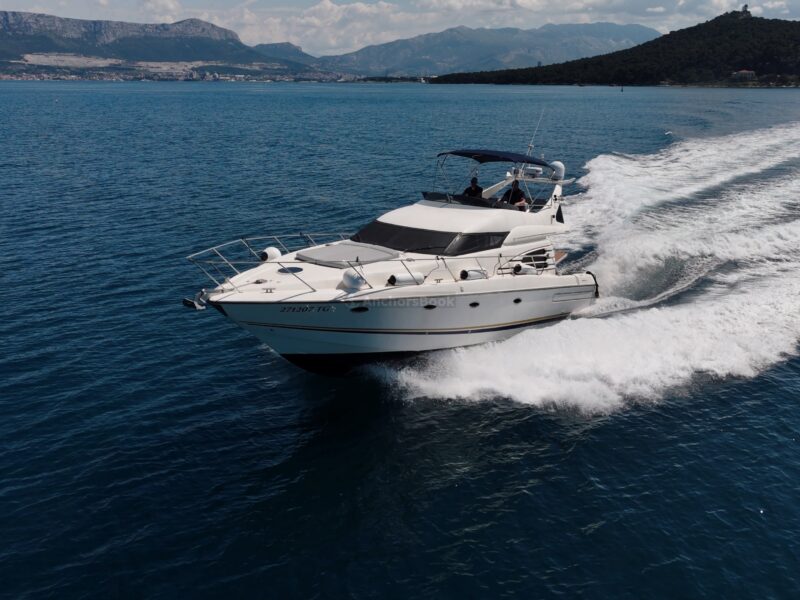 Sunseeker Manhattan 48ft Flybridge Luxury Yacht (Full Day Charter With Crew) | AnchorsBook Photo Sunseeker Manhattan 48ft Flybridge Luxury Yacht (Full Day Charter With Crew)