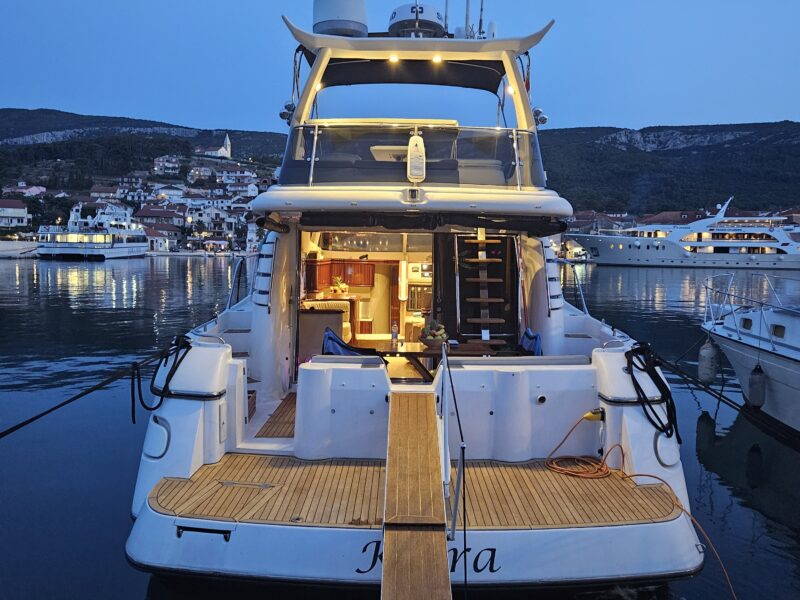 Sunseeker Manhattan 48ft Flybridge Luxury Yacht (Full Day Charter With Crew) | AnchorsBook Photo Sunseeker Manhattan 48ft Flybridge Luxury Yacht (Full Day Charter With Crew)