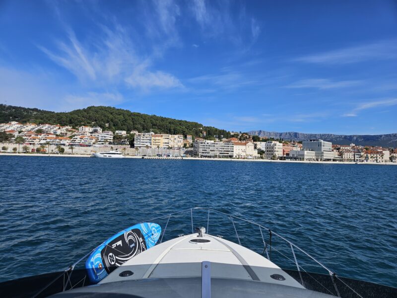 Sunseeker Manhattan 48ft Flybridge Luxury Yacht (Full Day Charter With Crew) | AnchorsBook Photo Sunseeker Manhattan 48ft Flybridge Luxury Yacht (Full Day Charter With Crew)