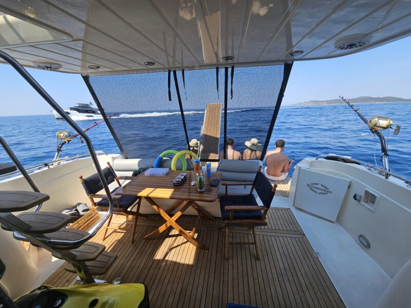 Sunseeker Manhattan 48ft Flybridge Luxury Yacht (Full Day Charter With Crew) | AnchorsBook Photo Sunseeker Manhattan 48ft Flybridge Luxury Yacht (Full Day Charter With Crew)