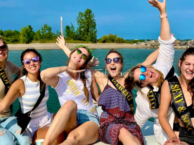 Party Houseboat Cruise In Montreal, Quebec | Max 25 Guests | AnchorsBook Photo Sea Ray 40ft yacht - In Montreal Up To 15 Guests